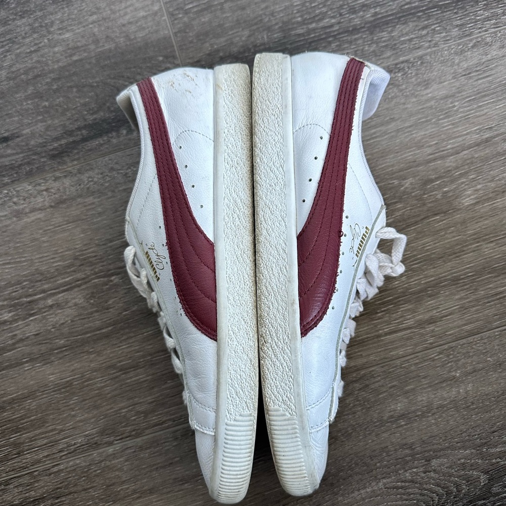 PUMA CLYDE CORE LEATHER SNEAKERS